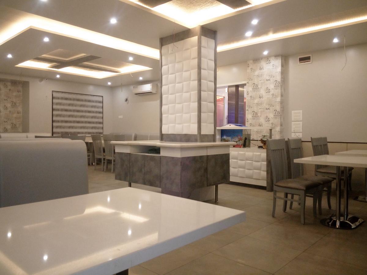 Hotel Pushpak Park Osmanabad Exterior photo