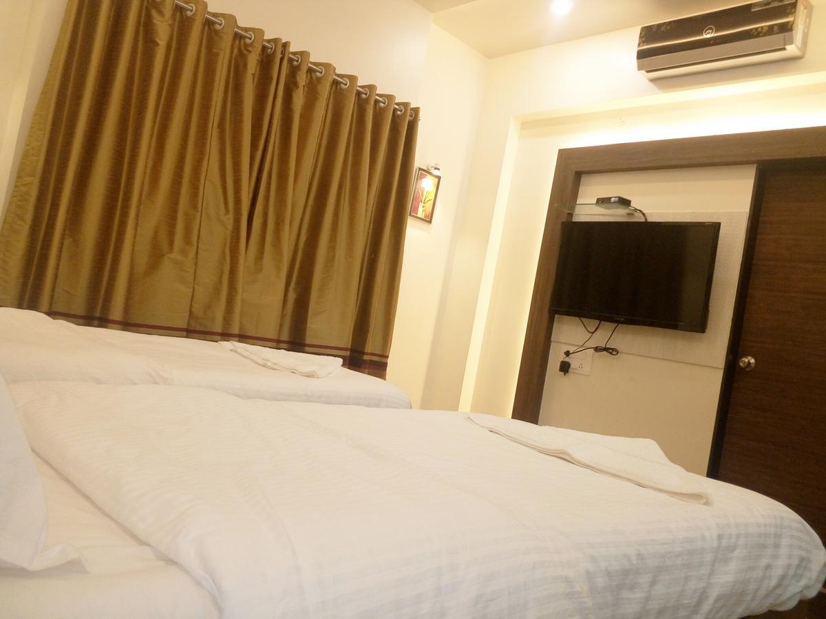 Hotel Pushpak Park Osmanabad Exterior photo